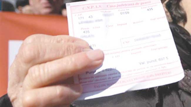Pensionarii ar putea primi, de la 1 decembrie, PREMII de câte 5.000 lei. Vezi în ce condiţii