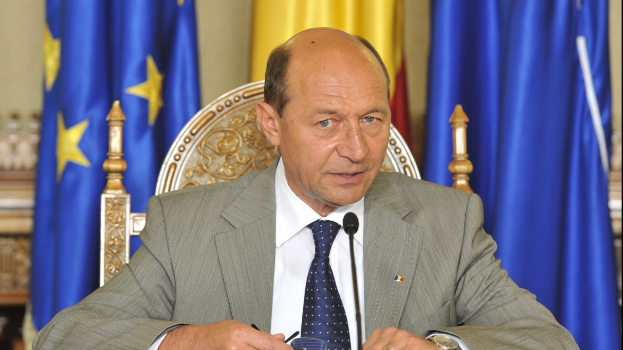 Traian Băsescu: Nici mama Curţii Constituţionale nu-i poate pune preşedintelui stiloul în mână 