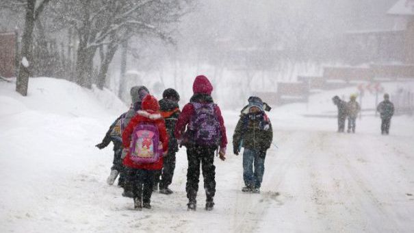 Vacanța de iarnă 2018-2019. Când începe? Elevii vor sta acasă 3 săptămâni!