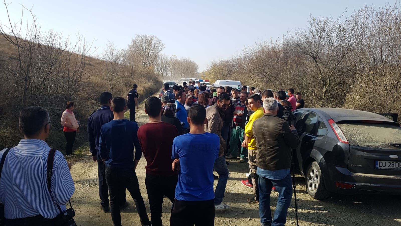 Revolta oltenilor în fața pestei. Oamenii au blocat intrarea în gospodării