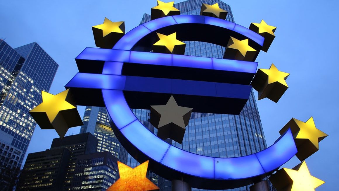 Când trece România la euro? Anunțul de ultimă oră făcut de ministrul de Finanțe