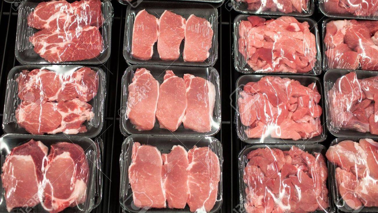 Cum te păcăleşti când cumperi carne din supermarket. Secretul şocant al comercianţilor