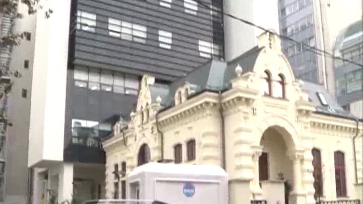 Batjocură în București, Primăria tace
