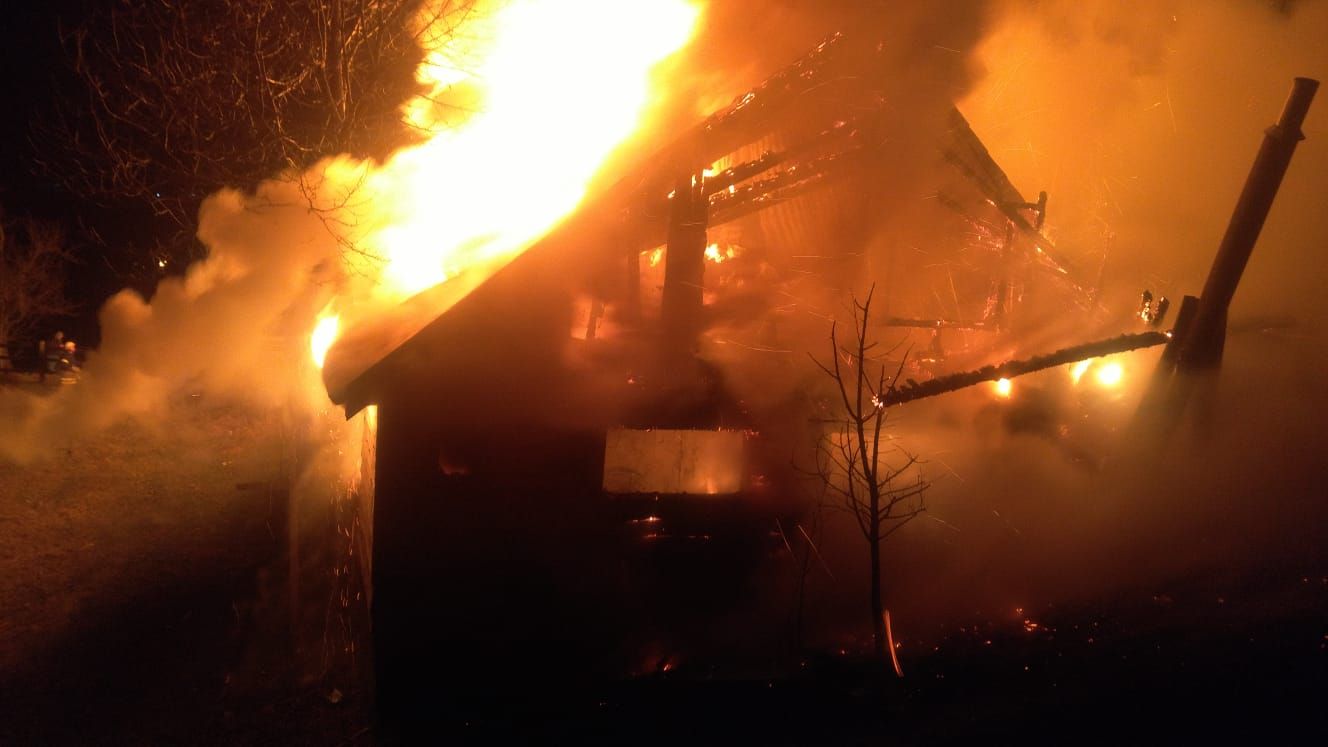 Cabană din Bran, distrusă de flăcări