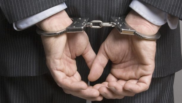 Au fost arestați după ce au încercat să păcălească doi cetățeni chinezi la Brașov 