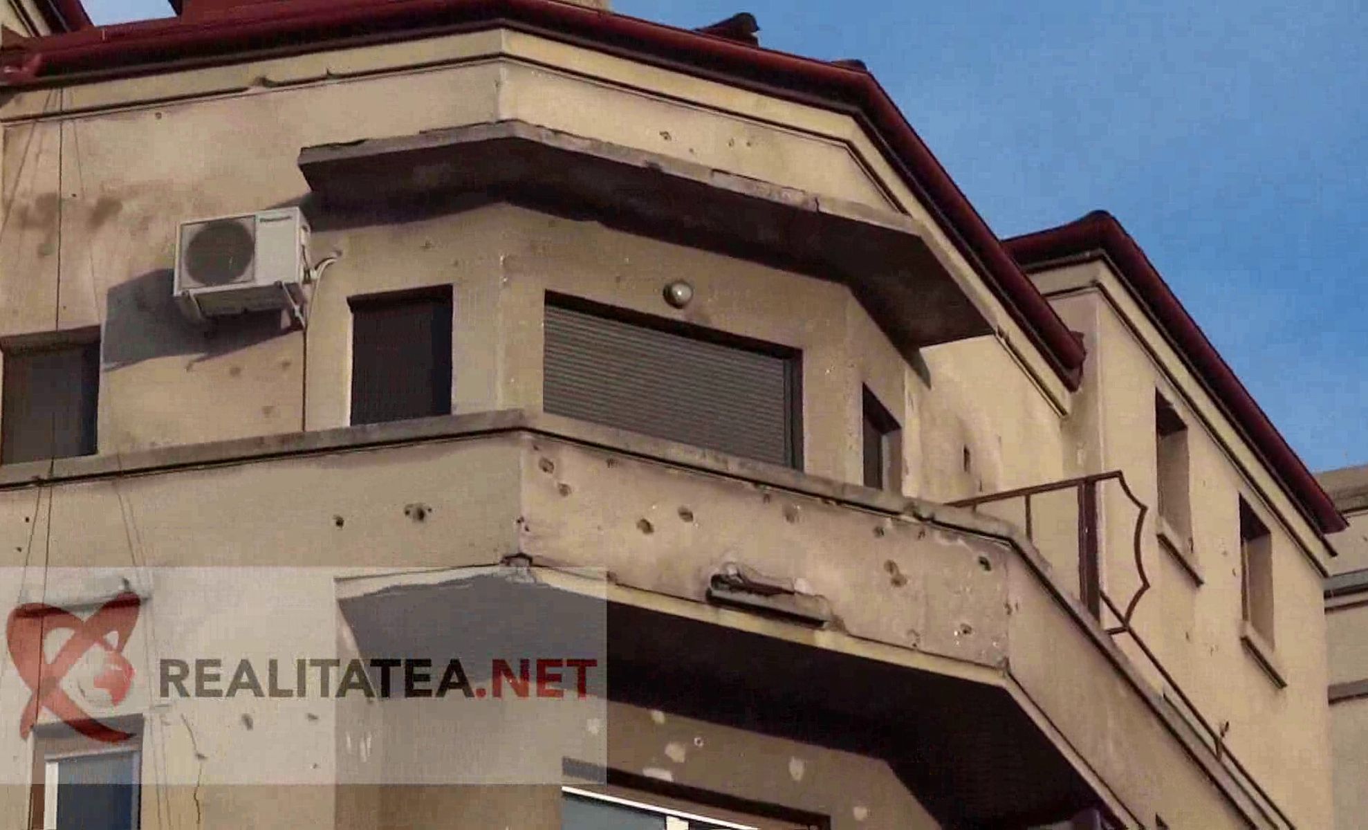 Urmele gloanțelor trase la Revoluţia din 1989 se văd încă în București. VIDEO realitatea.net