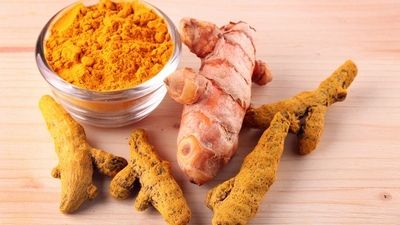 Condimentul minune care ucide cancerul. Tu îl folosești?