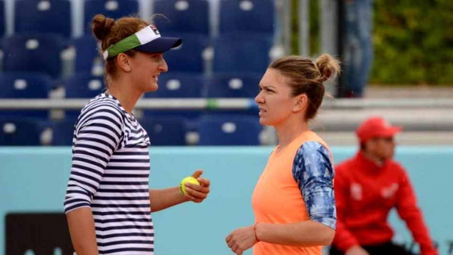 VIDEO | Pregătire inedită pentru Simona Halep! A jucat tenis cu piciorul, alături de Irina Begu