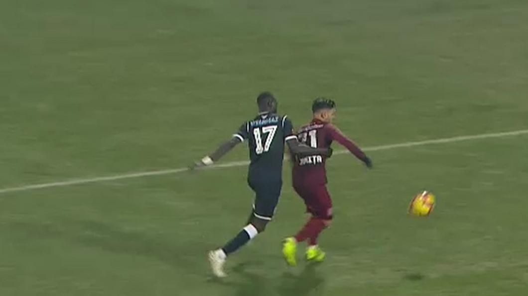 VIDEO | Porumboiu e convins că nu a fost penalty la Ioniță