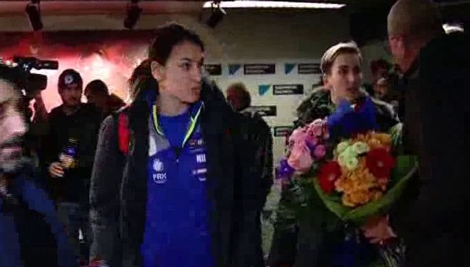 Handbalistele noastre s-au întors în țară. Ce-a făcut Cristina Neagu