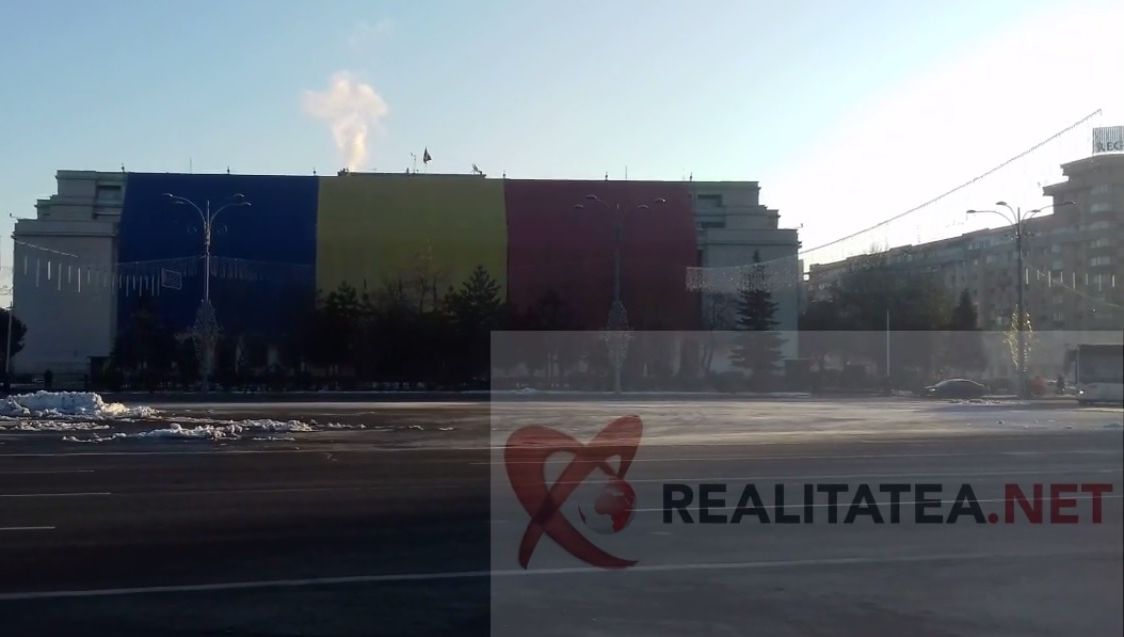 1 Decembrie | Steagul tricolor a fost repus pe Palatul Victoria