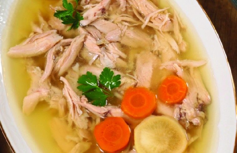 Piftie, rețetă tradițională de porc sau curcan. Nu uita să pui acest ingredient!