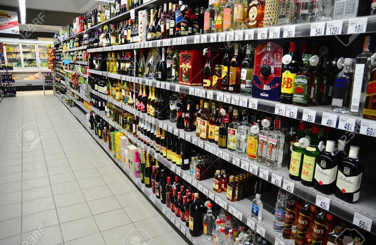 Românii au cheltuit mai mult pentru că bunurile de larg consum s-au scumpit