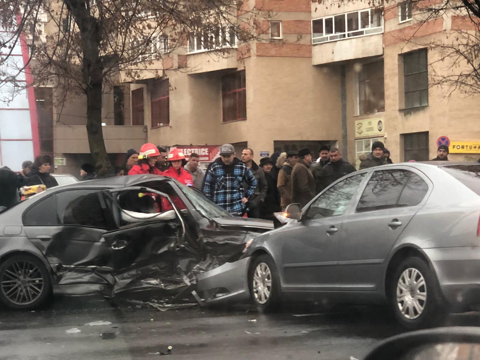 Tragedie în Brașov. Impact frontal soldat cu 6 victime 