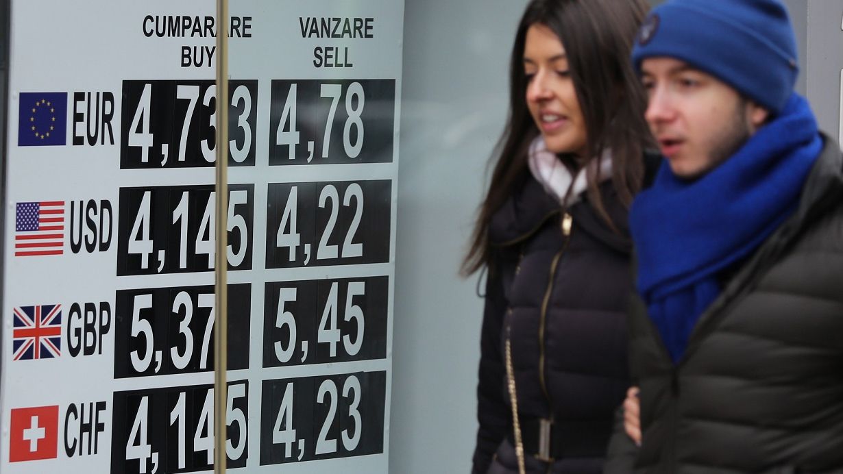 Criza politică slăbește leul