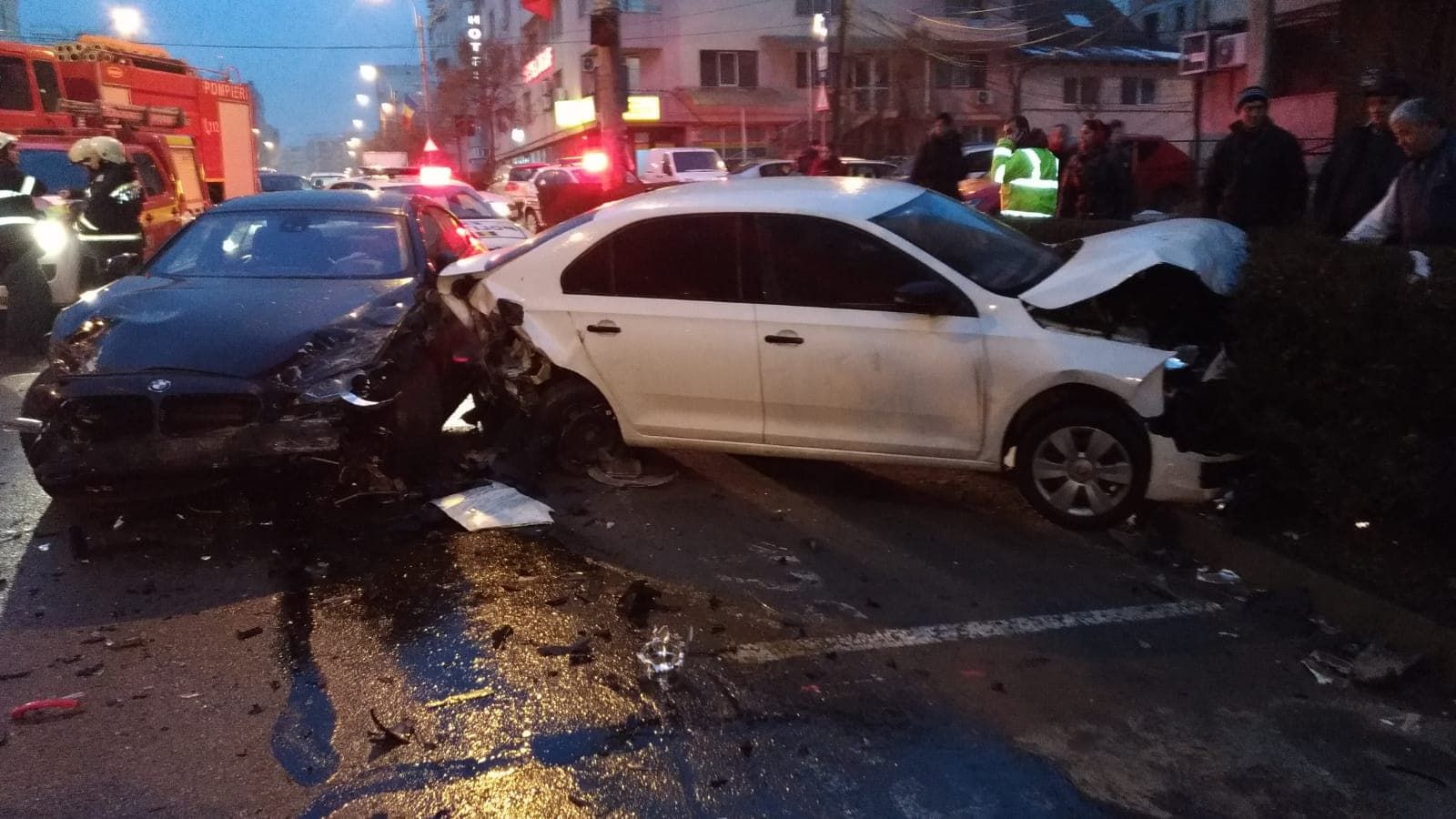 Accident grav cu cinci maşini pe o stradă din Cluj