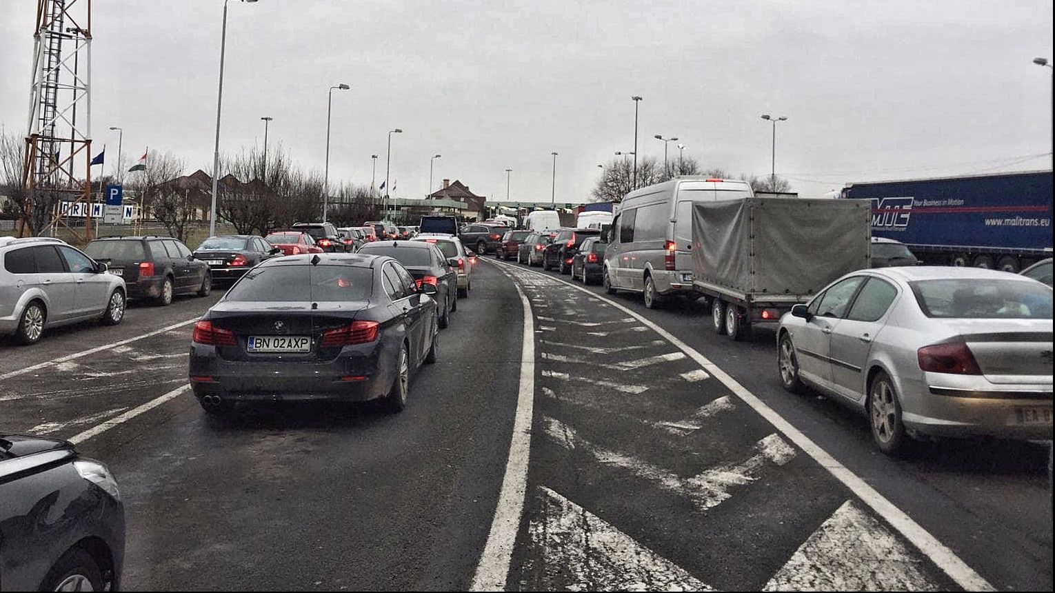 Vămile Petea și Urziceni, cele mai aglomerate din țară