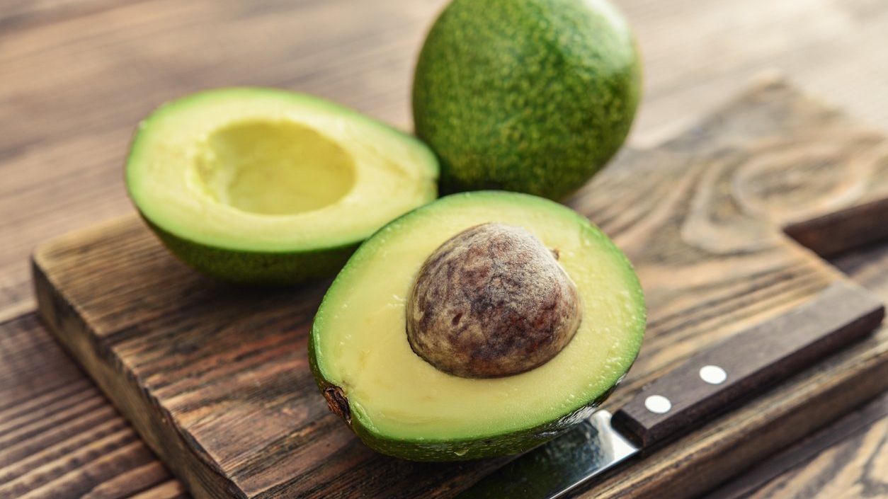 De ce trebuie să speli un avocado?