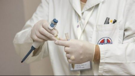 Gripa face ravagii. 19 decese și sute de internări! Pintea: Suntem la un pas de epidemie