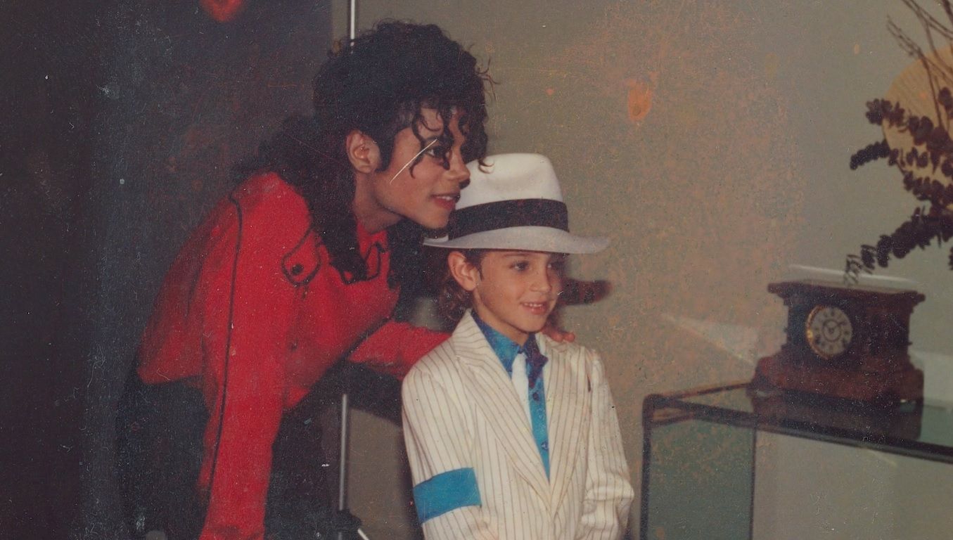 Michael Jackson, acuzat de abuzuri sexuale și la 10 ani după moarte, în filmul Leaving Neverland
