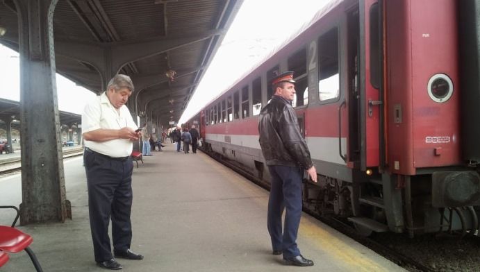 Angajații CFR amenință cu greva și vor salarii mai mari cu 50%