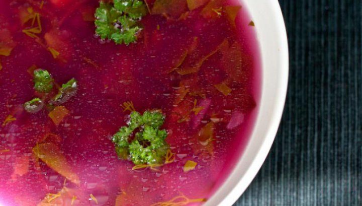 Greşeala pe care o fac toate gospodinele când prepară ciorba de lobodă