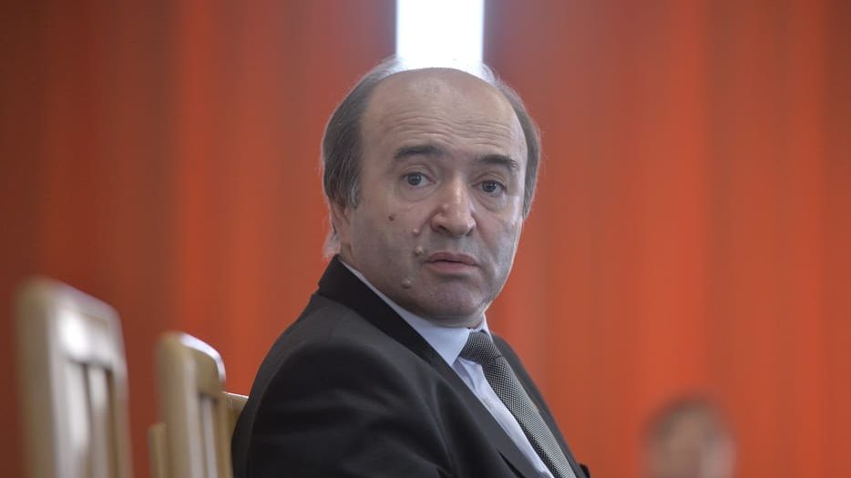 Toader NU participă la votul moțiunii din Parlament. Ce spune despre eventuala sa demitere