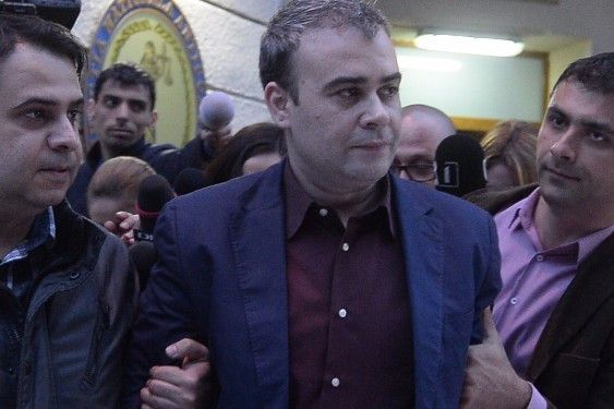 Vâlcov îl atacă pe Isărescu pomenind presupusa colaborare cu Securitatea