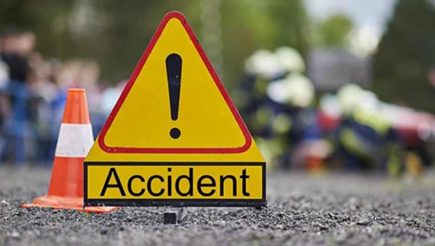 Biciclist spulberat de o autoutilitară, pe un drum național din Olt