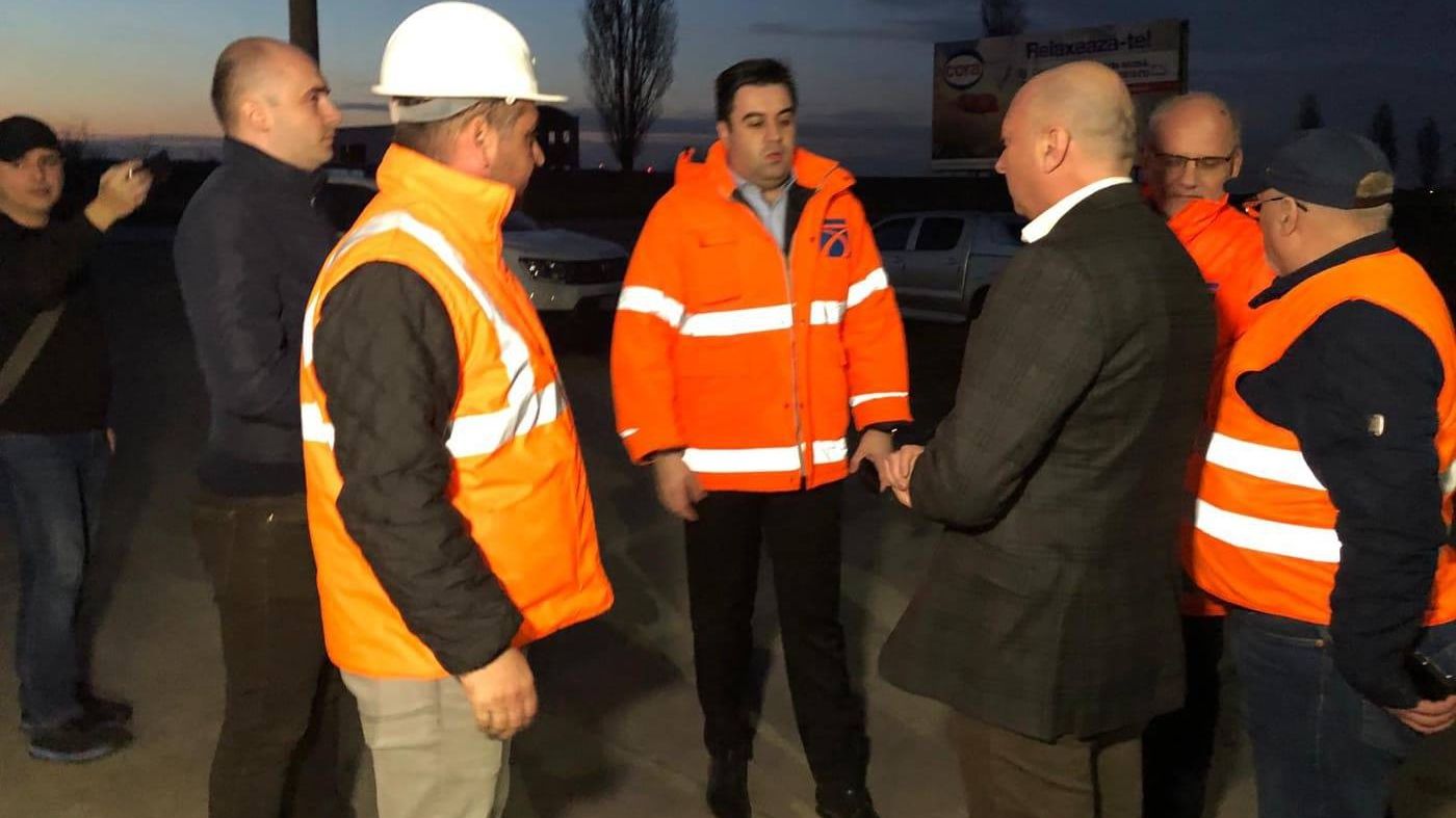 Teatru pe şantier! Cuc a "rupt" un contract a cărui reziliere era anunţată din martie