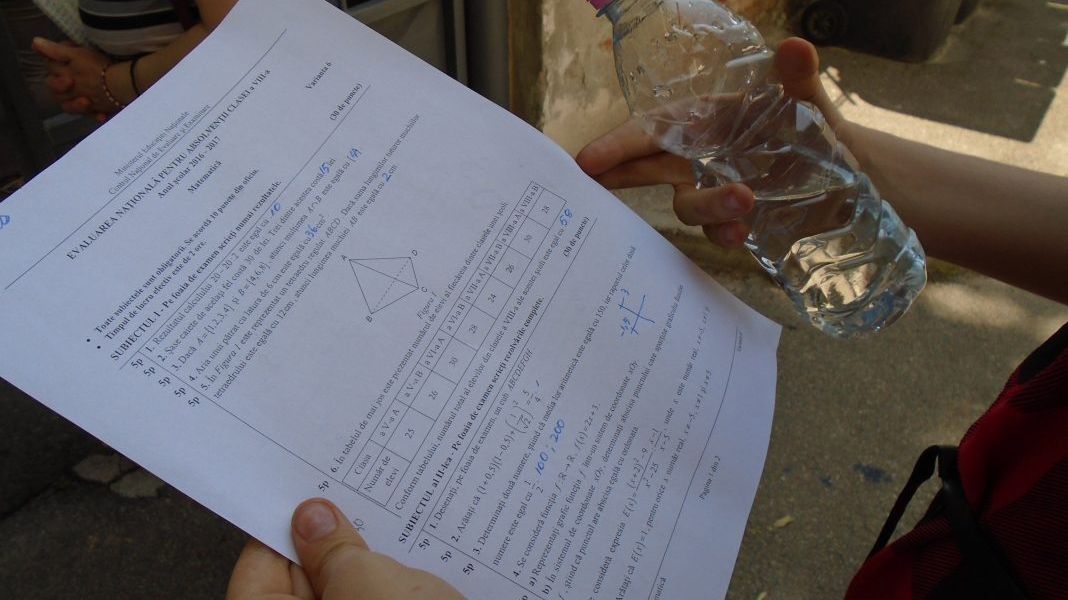 Scandal în învățământ. La Evaluarea Națională elevii au primit alte subiecte