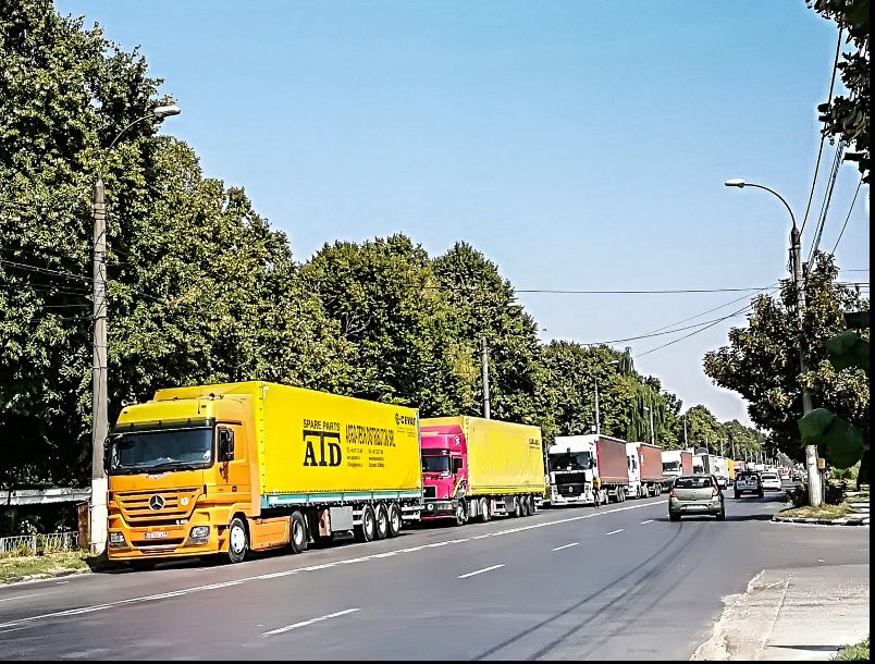 Cozi la Vama Giurgiu, după ce s-a stricat un cântar pentru automarfare