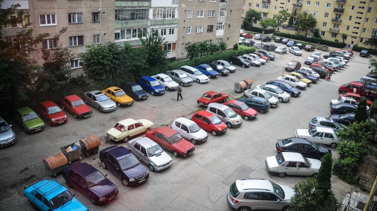 Proiect. Parcări în București. Noaptea gratuit, abonamente lunare de 300 de lei, în centru