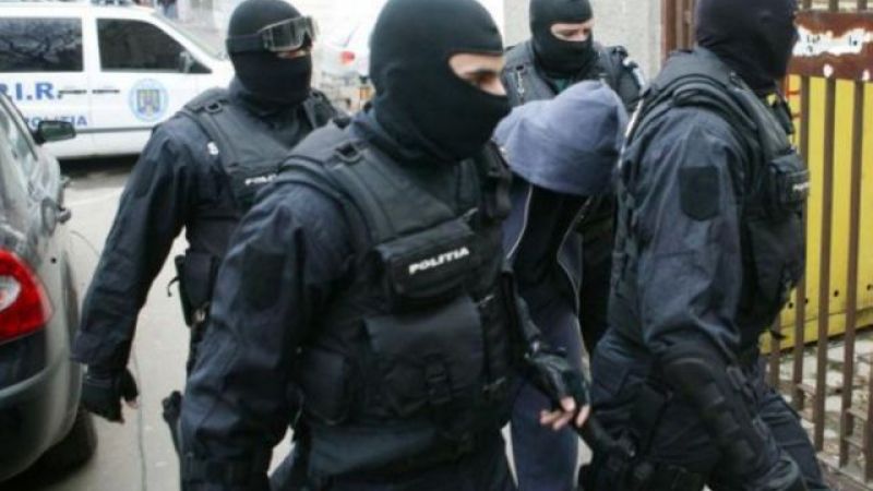 Percheziţii la membrii clanurilor Duduienii şi Sportivii!