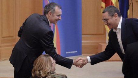 Gușă: "Ponta se ține de cancanuri, în loc să-și înfrunte călăul Coldea"