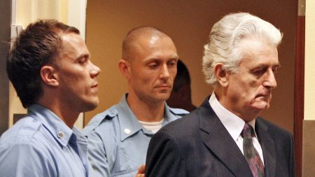 Radovan Karadzici, condamnat la închisoare pe viaţă pentru genocid