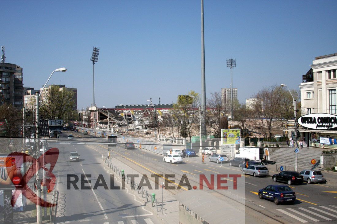 Stadionul Rapid a fost ras de pe faţa pământului. A rămas o groapă uriaşă