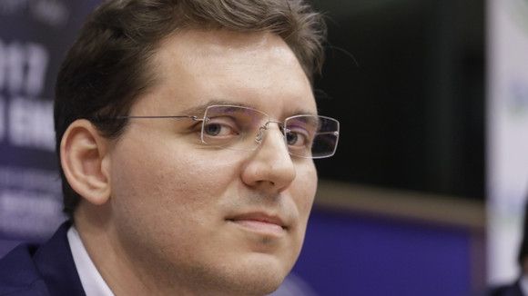 Victor Negrescu, numit consilier onorific al premierului Dăncilă