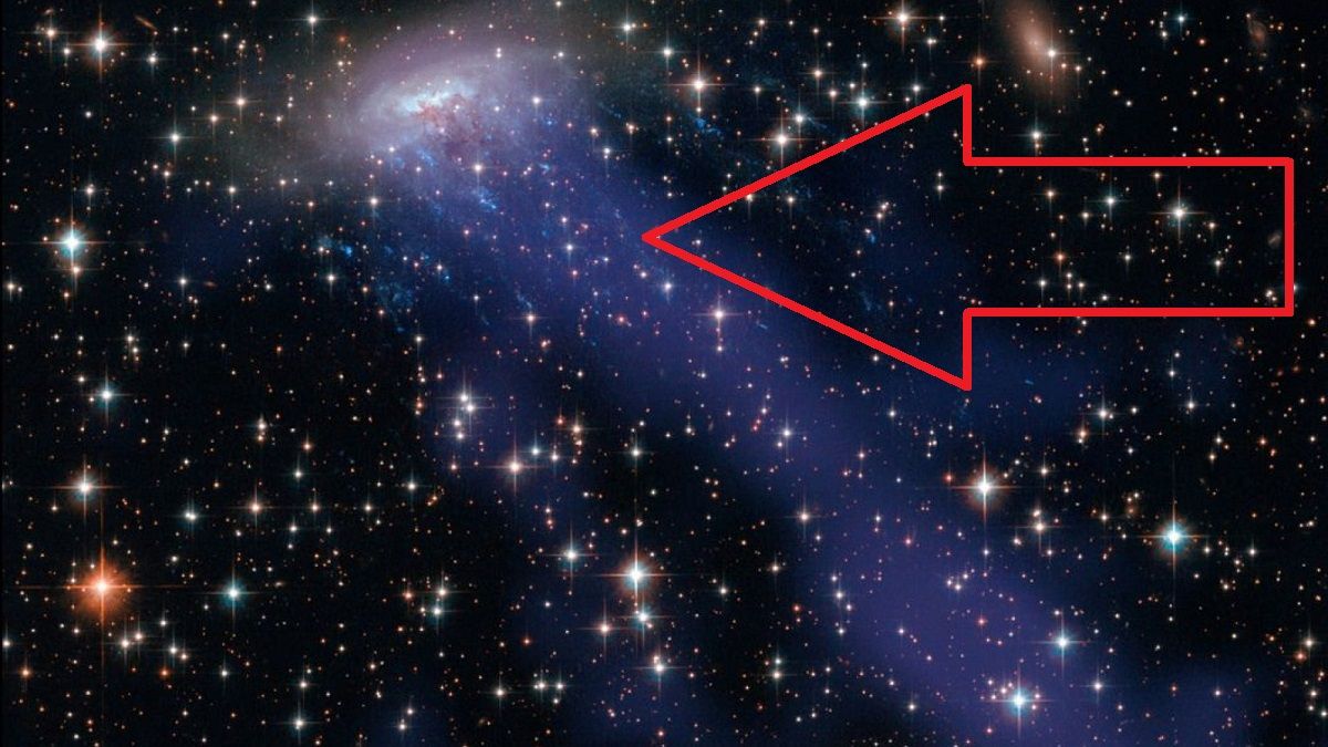 Stupoare la NASA: Ce este această "meduză" galactică cu coadă uriașă