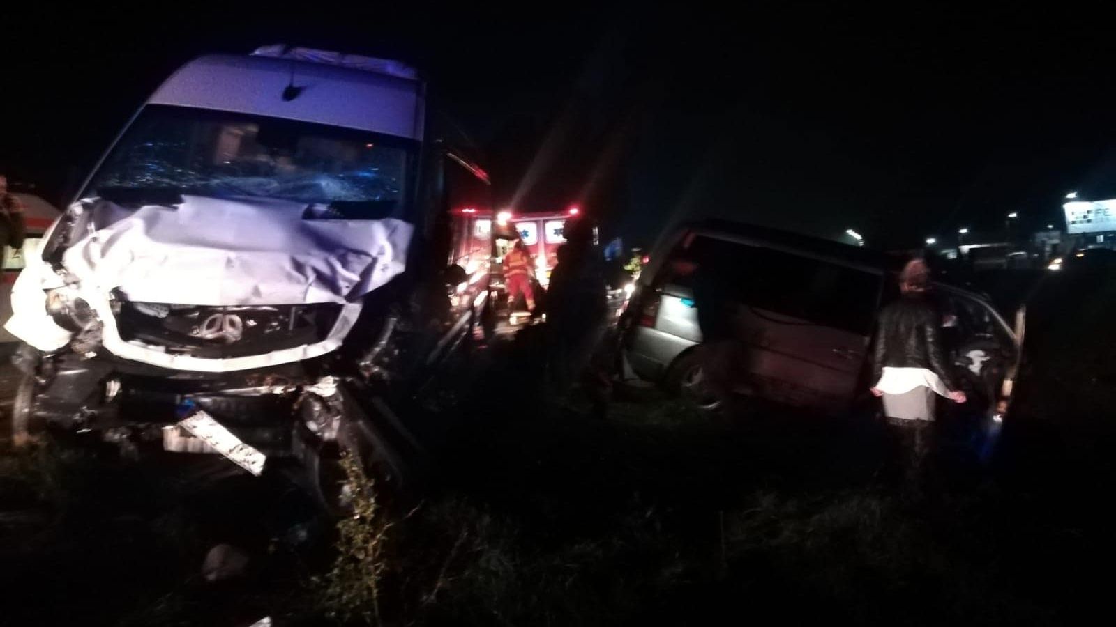 Accident grav la Leţcani. Două microbuze s-au ciocnit:27 de persoane implicate. Planul roşu, activat