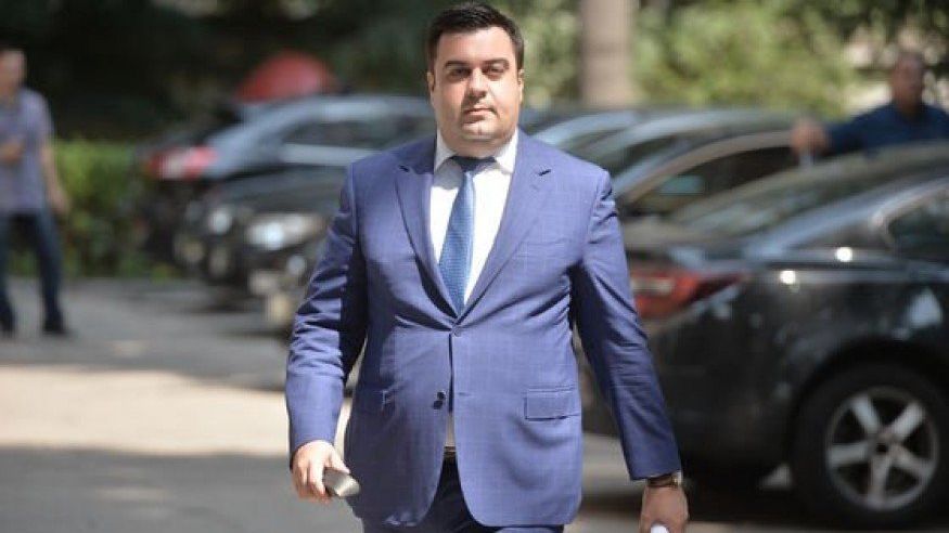 Răzvan Cuc, audiat la DNA. "M-am dus ziua la audieri, nu noaptea cu cearșaful pe cap!"