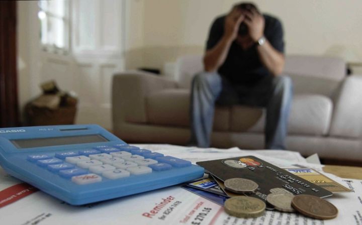 Debitor de România. Ce fac dacă nu mai pot să plătesc ratele bancare?