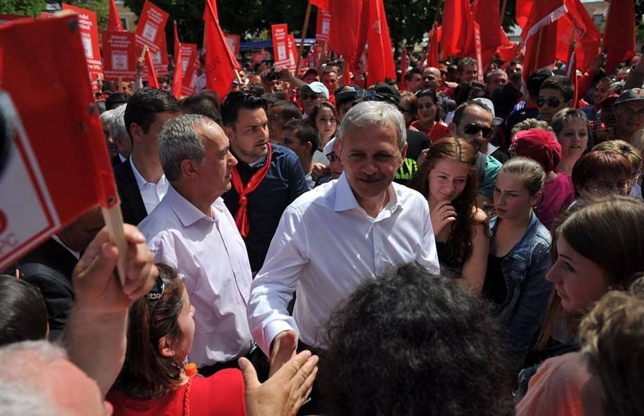 Cum îi scoate PSD-ul "cu japca" pe doljeni la mega-mitingul de la Craiova