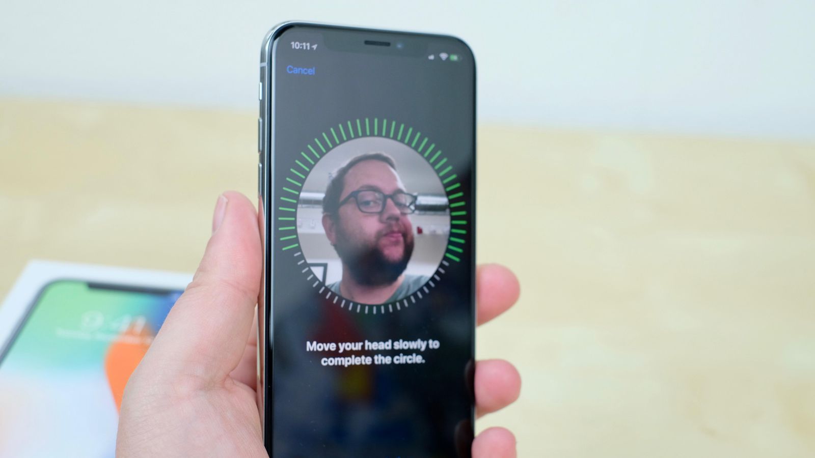 Ai iPhone? În țara asta e mai bine să nu-l scoți din buzunar