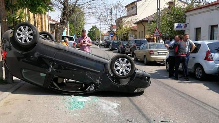 Accident cumplit la Craiova chiar în ziua de Florii 