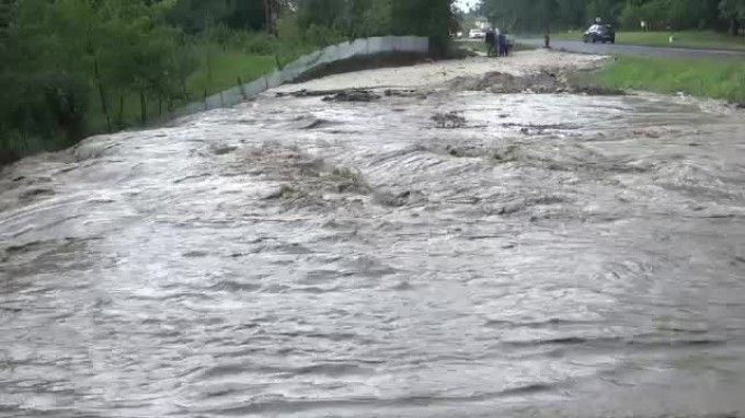 Alertă hidrologică în România! Cod galben de inundații 