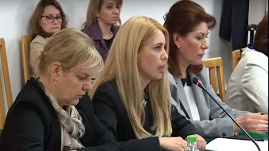 După trei luni de mandat, şefa ANAF a ieşit în public cu "poezia învăţată"