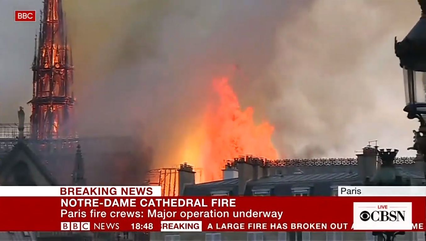 Catedrala Notre Dame din Paris a ars ca o torță. Incendiul a fost stins după 15 ore
