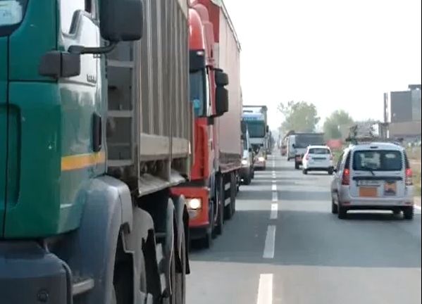 Lansate cu surle şi trâmbiţe, lucrările la Pasajul Domneşti s-ar putea împotmoli (VIDEO)