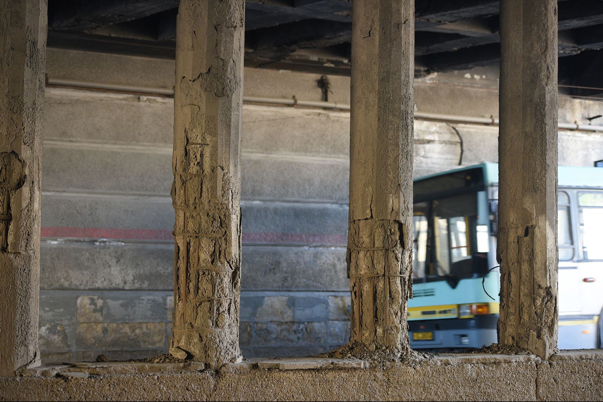 La un an după spoiala stâlpilor, CFR lansează licitația pentru reabilitarea Podului Constanța